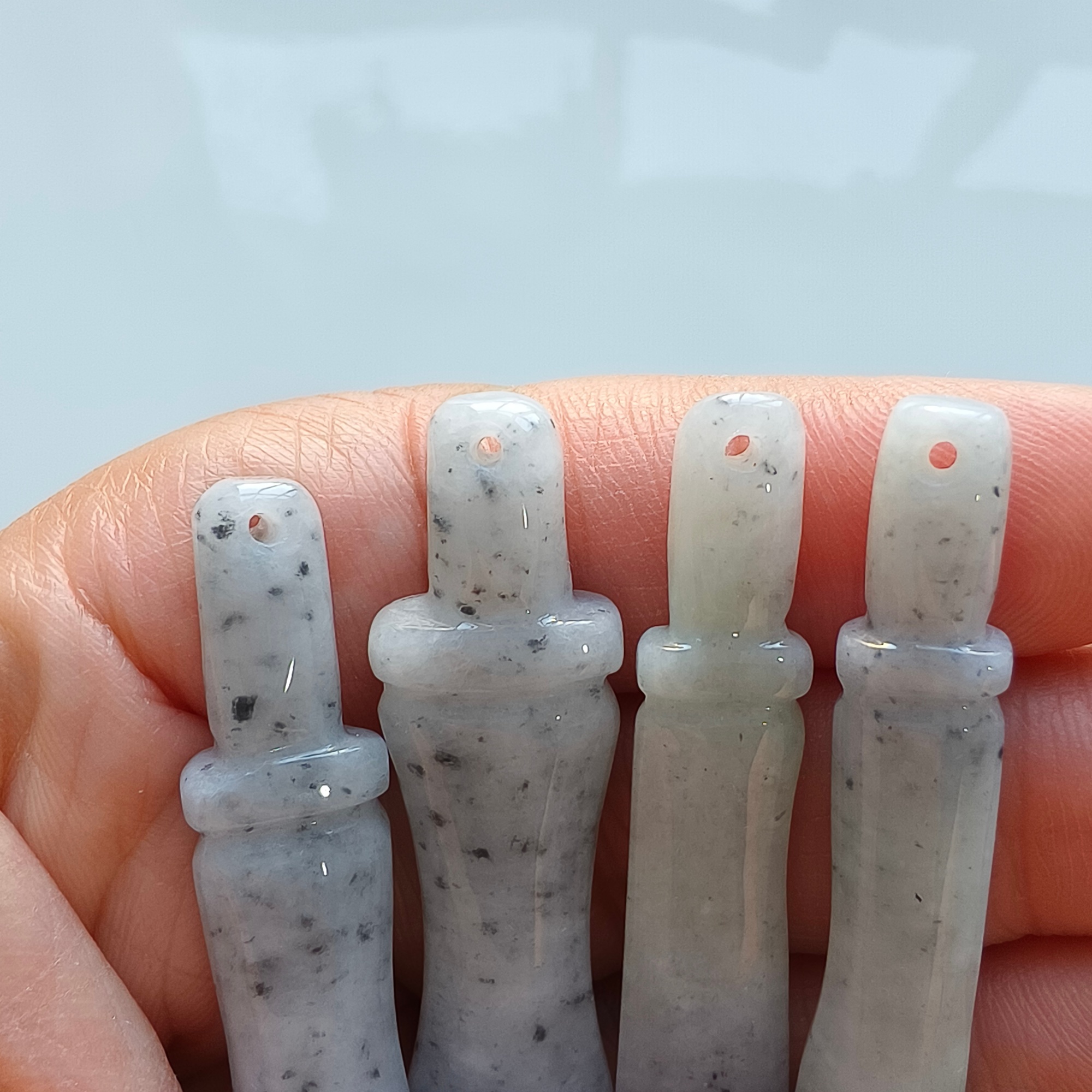 DDP 2pcs 65-69mm Natural Certificated Type A Black Chicken Species Burmese Jadeite Sword Pendant