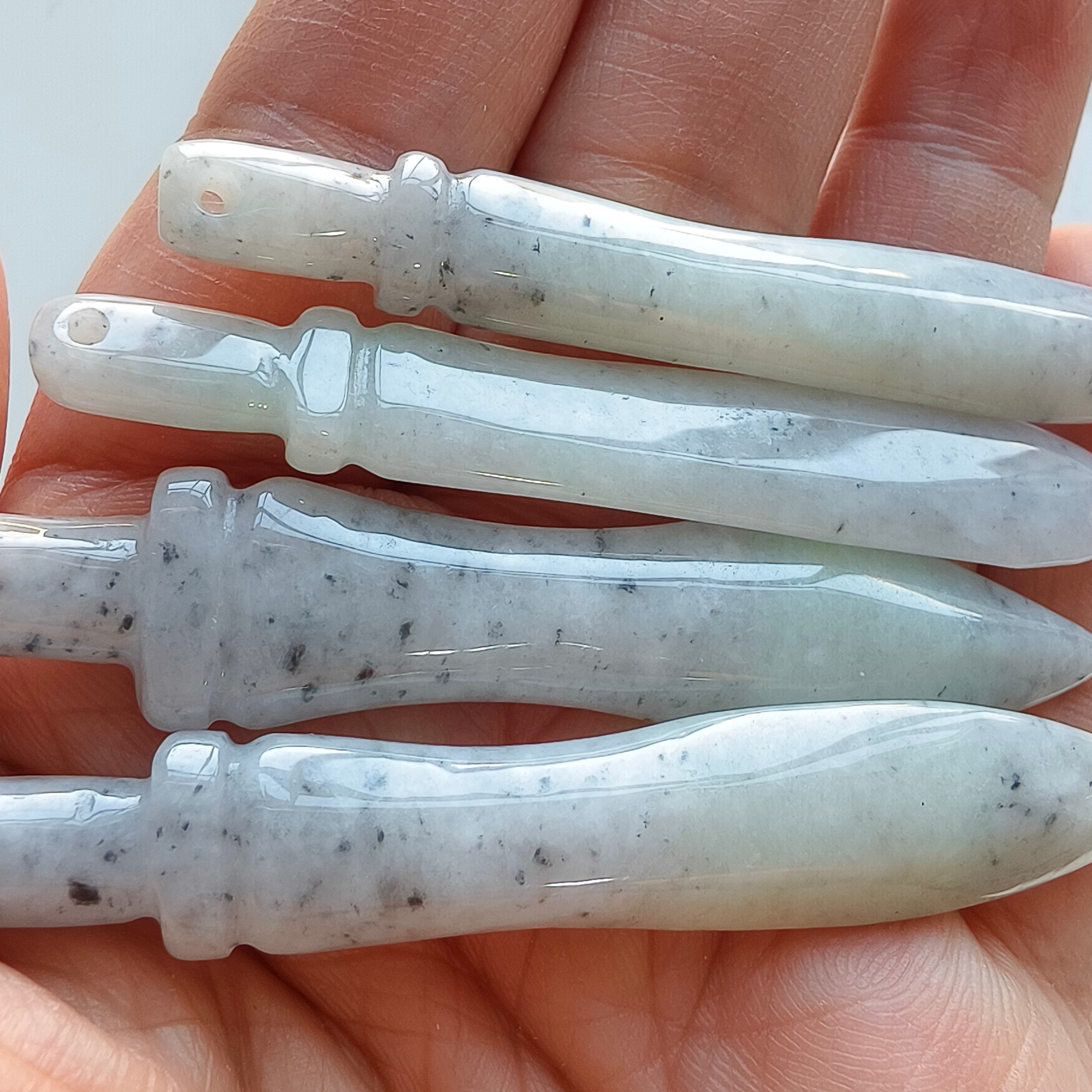 DDP 2pcs 65-69mm Natural Certificated Type A Black Chicken Species Burmese Jadeite Sword Pendant