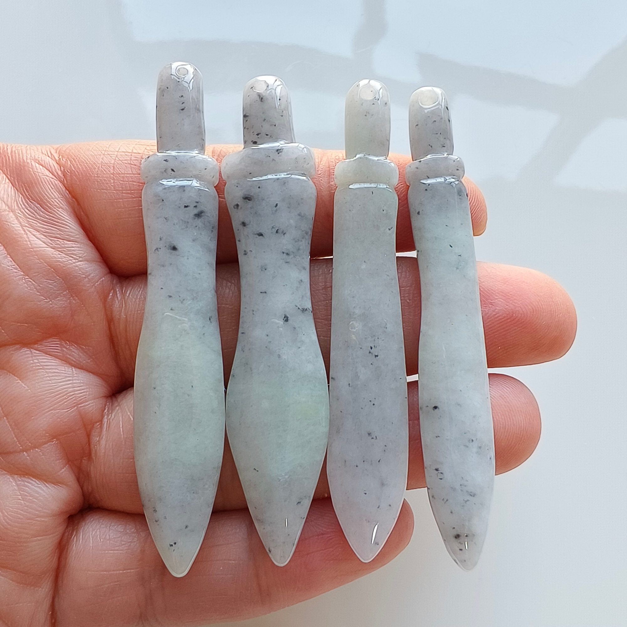 DDP 2pcs 65-69mm Natural Certificated Type A Black Chicken Species Burmese Jadeite Sword Pendant