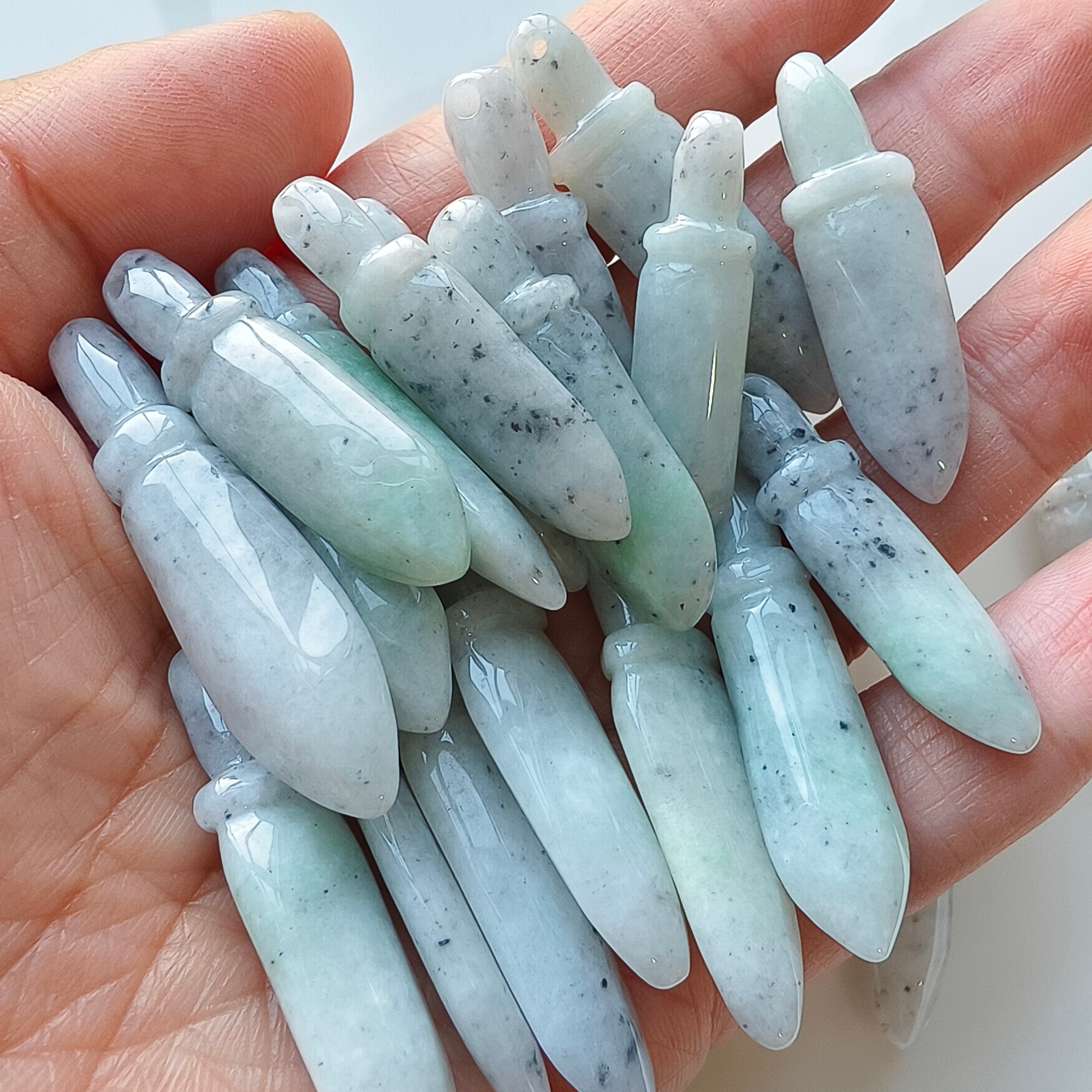 DDP 5pcs 35-43.5mm Natural Certificated Type A Black Chicken Species Burmese Jadeite Sword Pendant