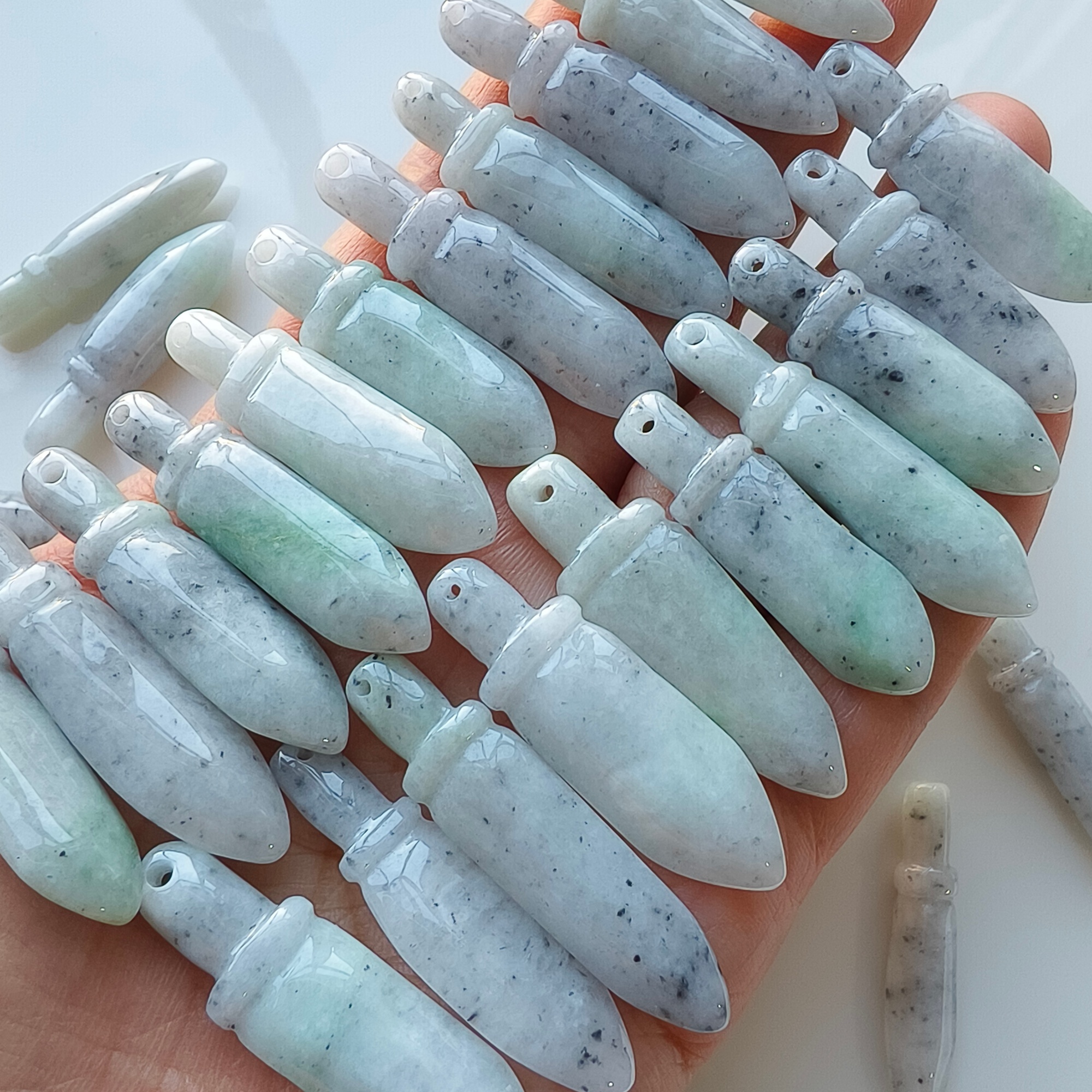 DDP 5pcs 35-43.5mm Natural Certificated Type A Black Chicken Species Burmese Jadeite Sword Pendant