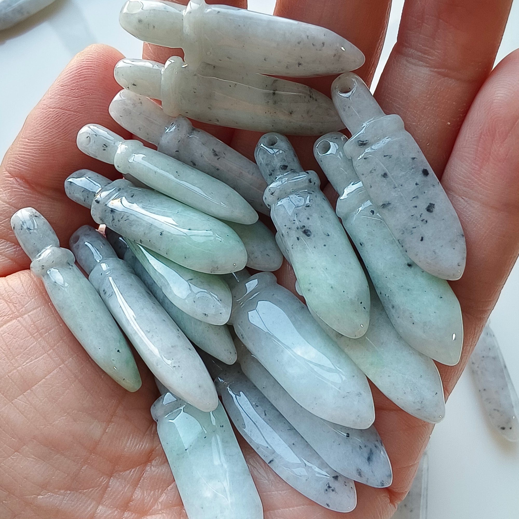 DDP 5pcs 35-43.5mm Natural Certificated Type A Black Chicken Species Burmese Jadeite Sword Pendant