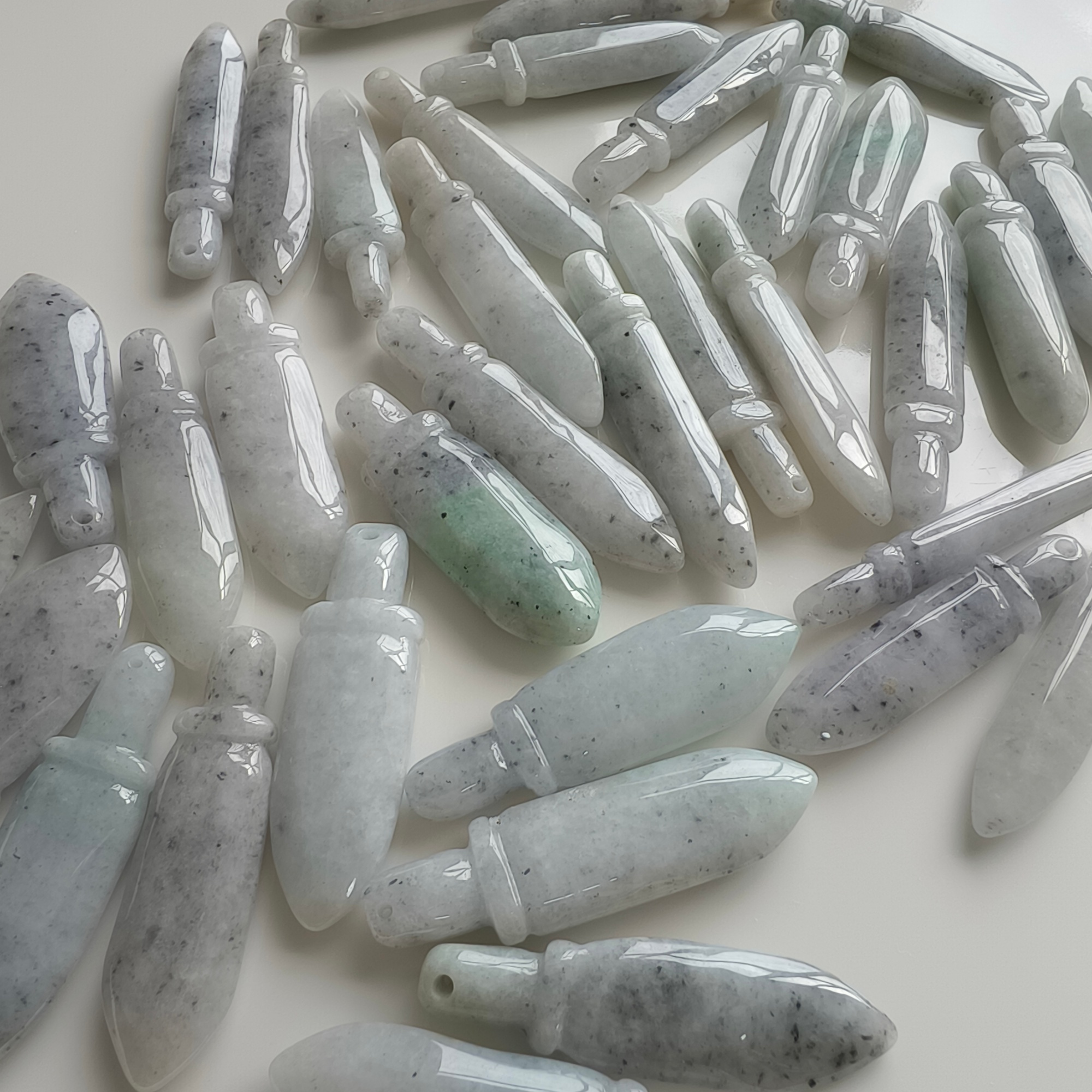 DDP 3pcs 43-50mm Natural Certificated Type A Black Chicken Species Burmese Jadeite Sword Pendant