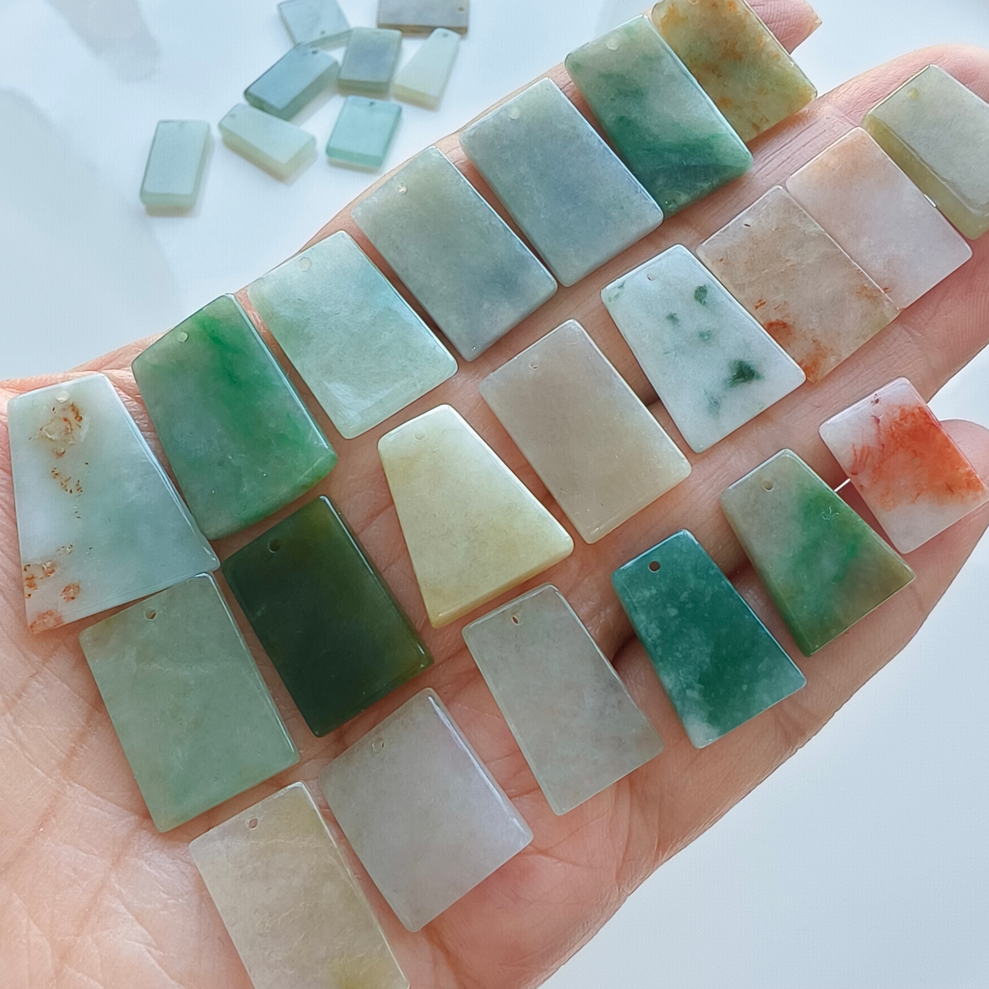 DDP 5pcs 14.5-23mm Natural Certificated Multi Color Burmese Jadeite Rectangle Trapezoid Plain Plaque