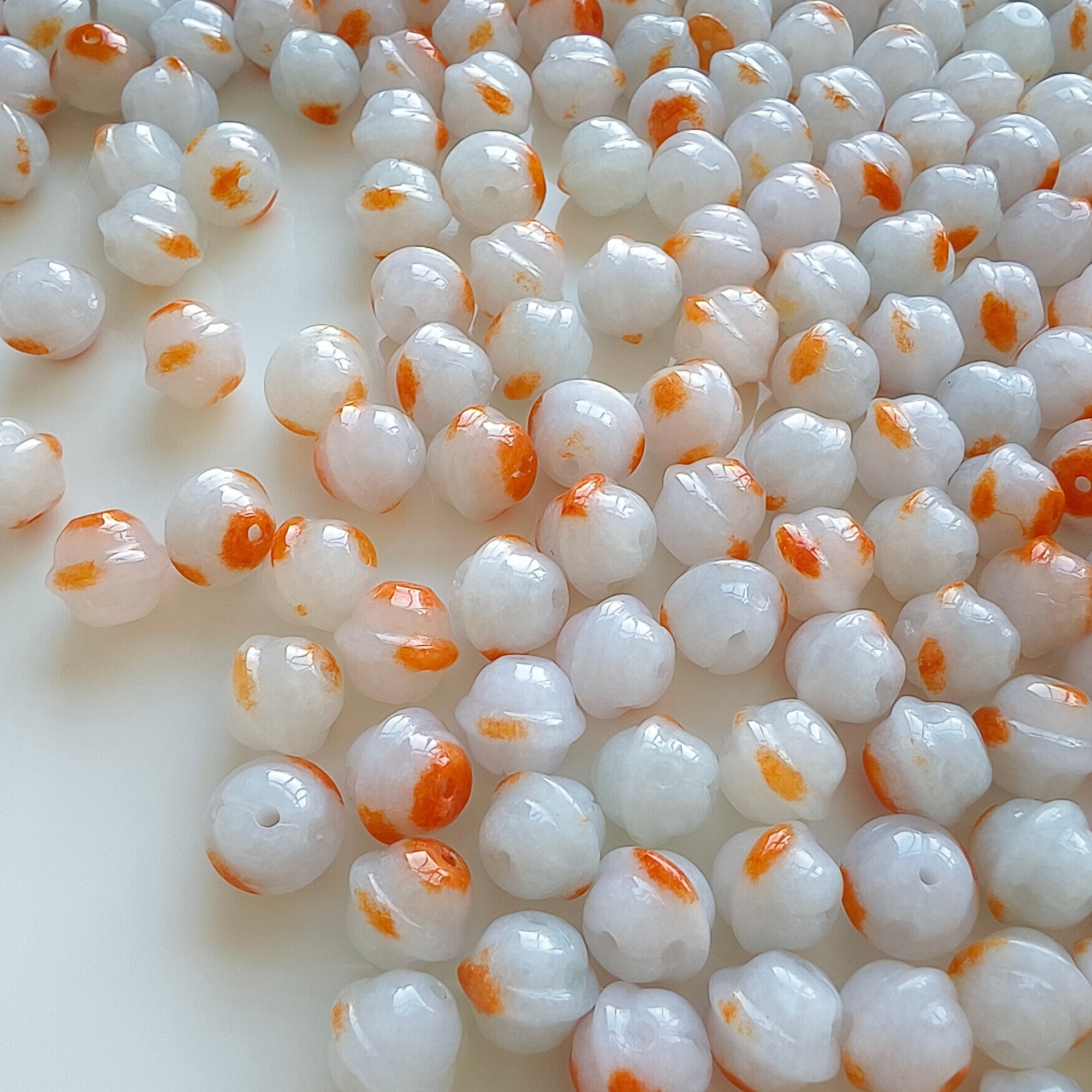 DDP 20pcs 9X10mm Natural Certificated Red White Burmese Jadeite Lantern Beads