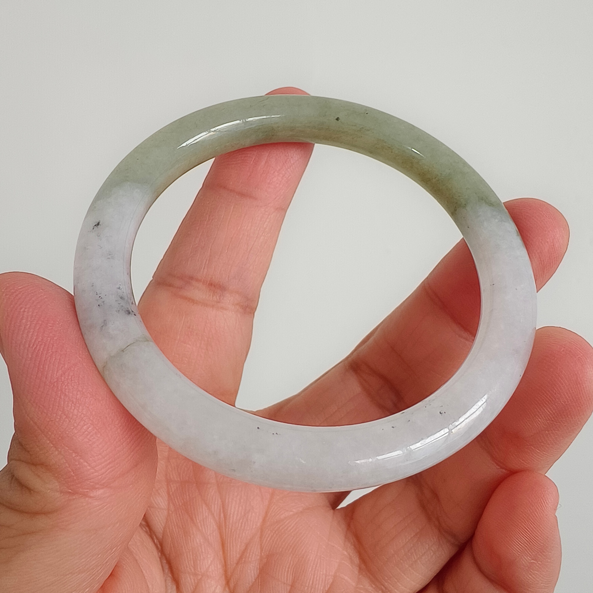 DDP 51mm Natural Green White Burmese Jadeite Round Band Bangle
