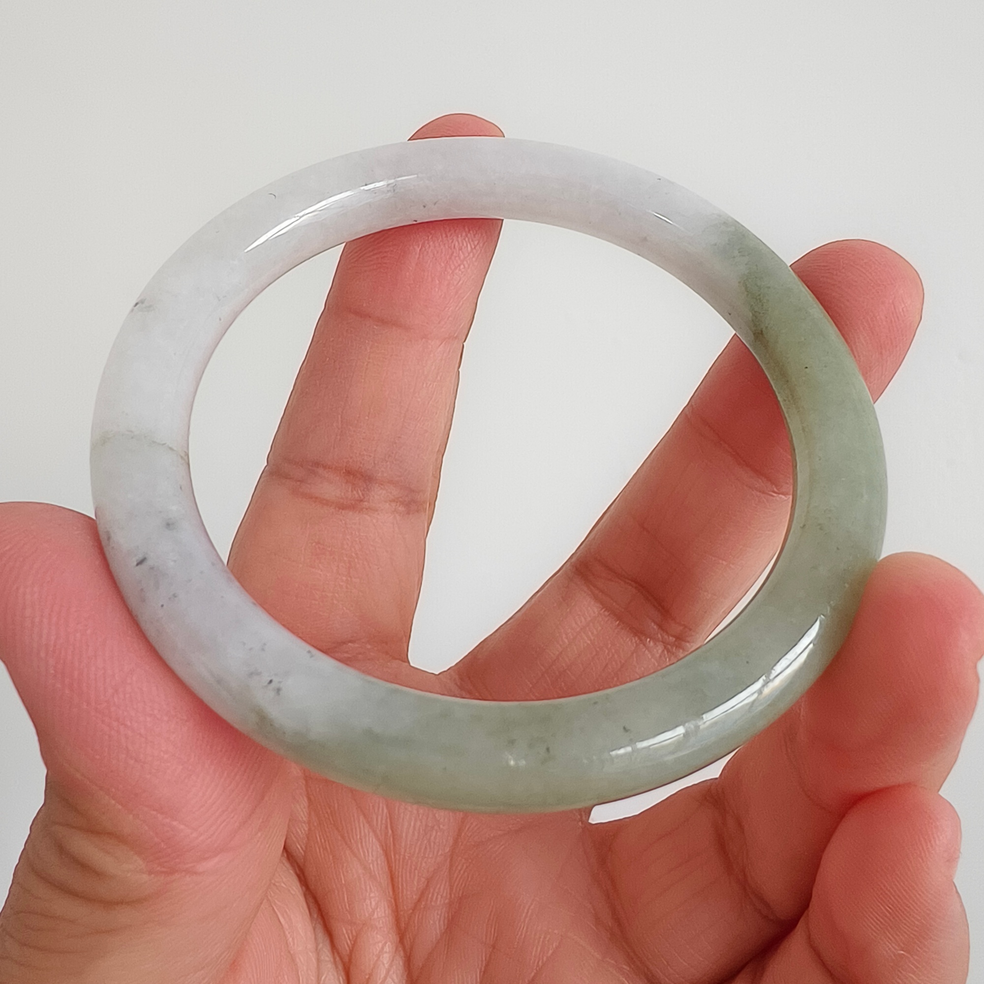 DDP 51mm Natural Green White Burmese Jadeite Round Band Bangle