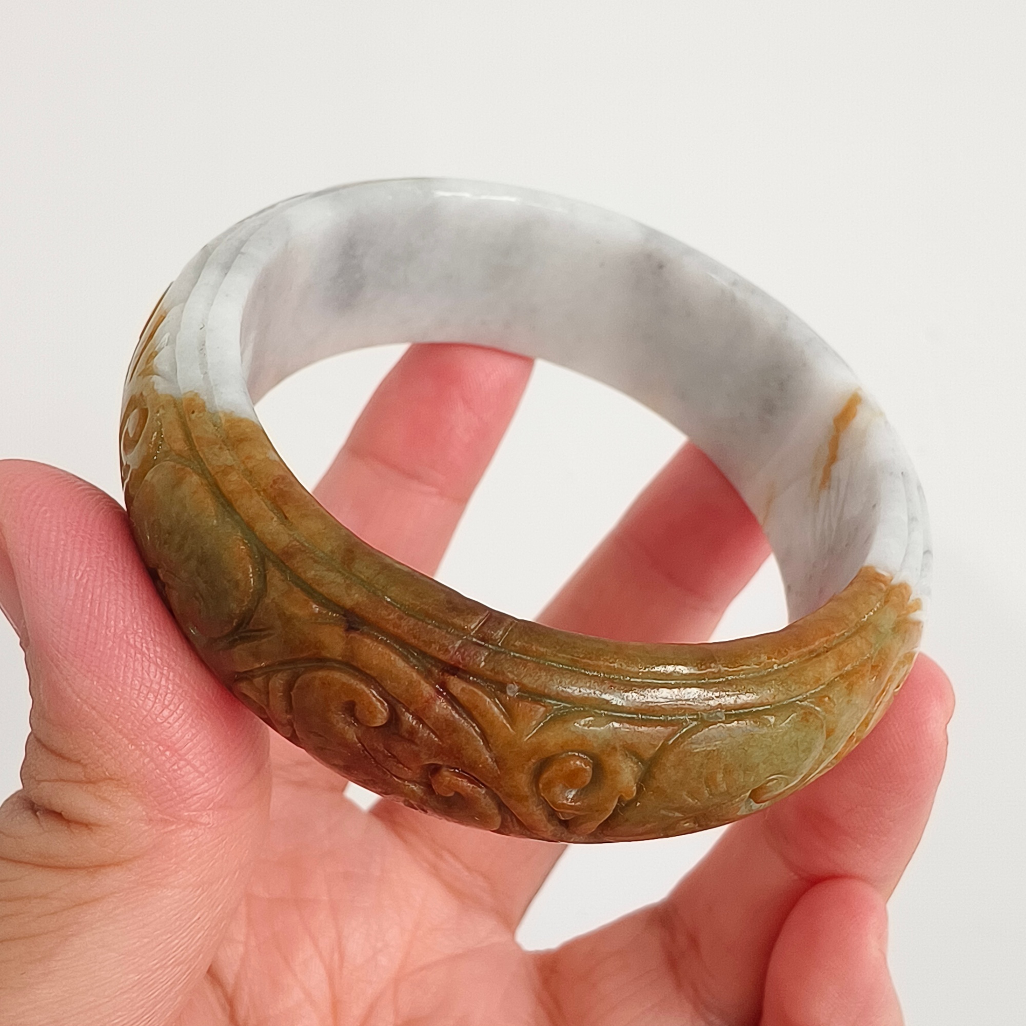 DDP 54.5mm Natural Yellow White Burmese Jadeite Round Band Bangle With Ruyi Carved