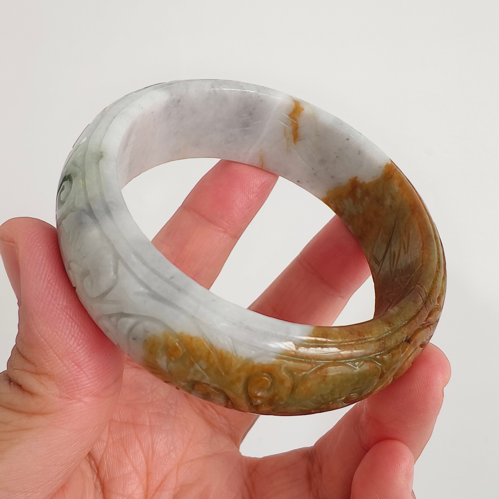 DDP 54.5mm Natural Yellow White Burmese Jadeite Round Band Bangle With Ruyi Carved