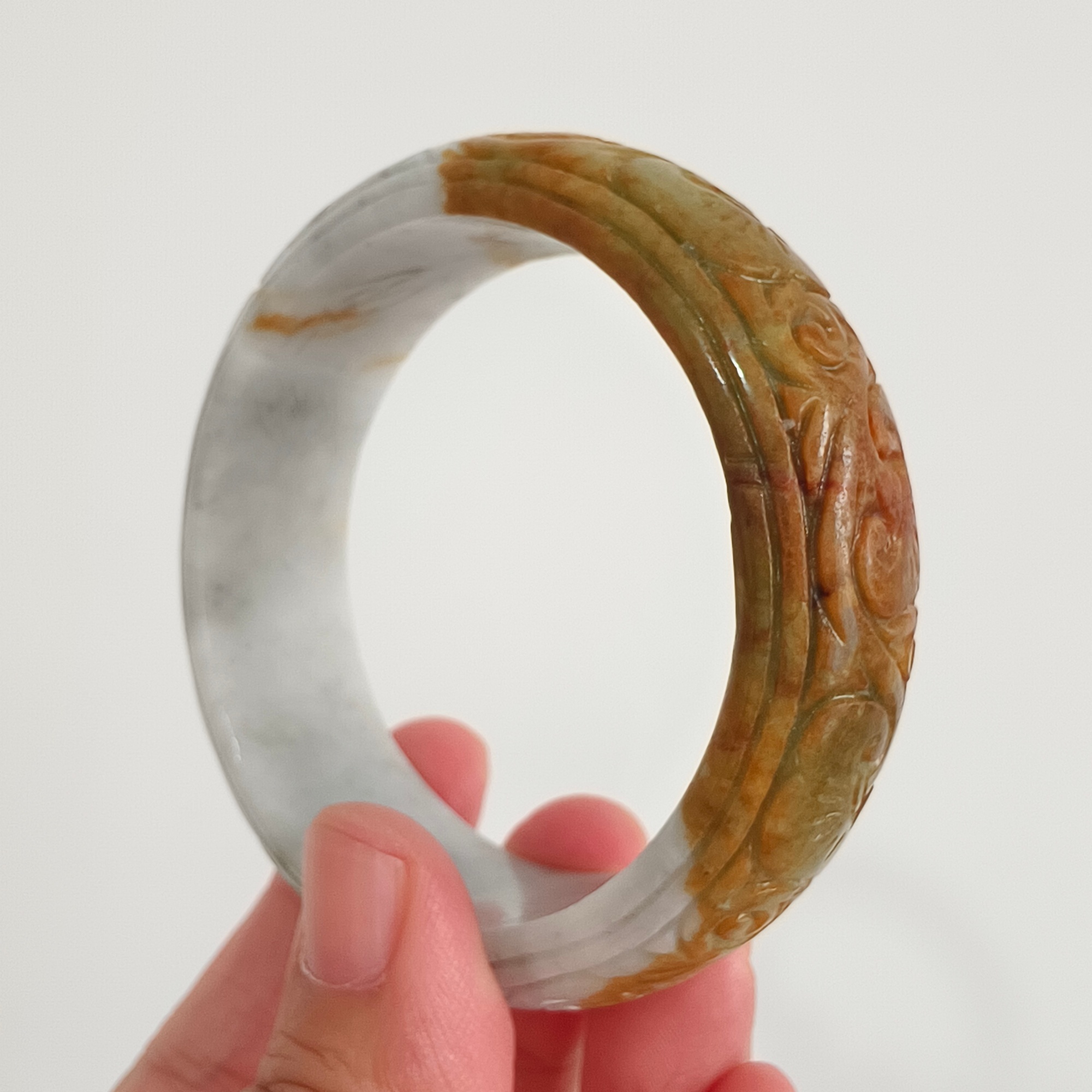DDP 54.5mm Natural Yellow White Burmese Jadeite Round Band Bangle With Ruyi Carved