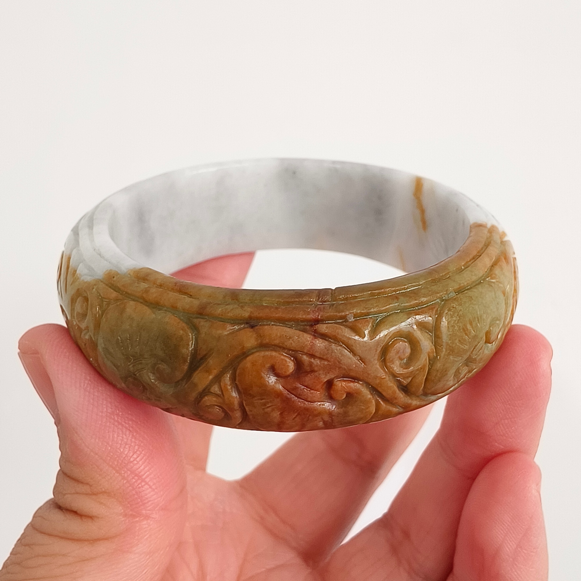DDP 54.5mm Natural Yellow White Burmese Jadeite Round Band Bangle With Ruyi Carved