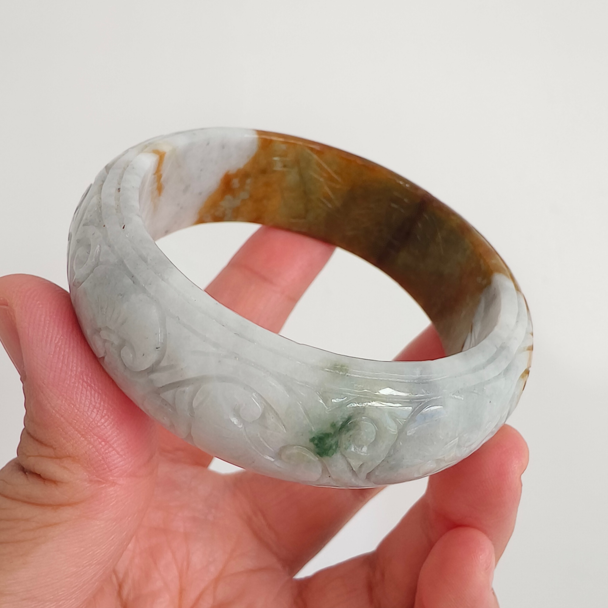 DDP 54.5mm Natural Yellow White Burmese Jadeite Round Band Bangle With Ruyi Carved