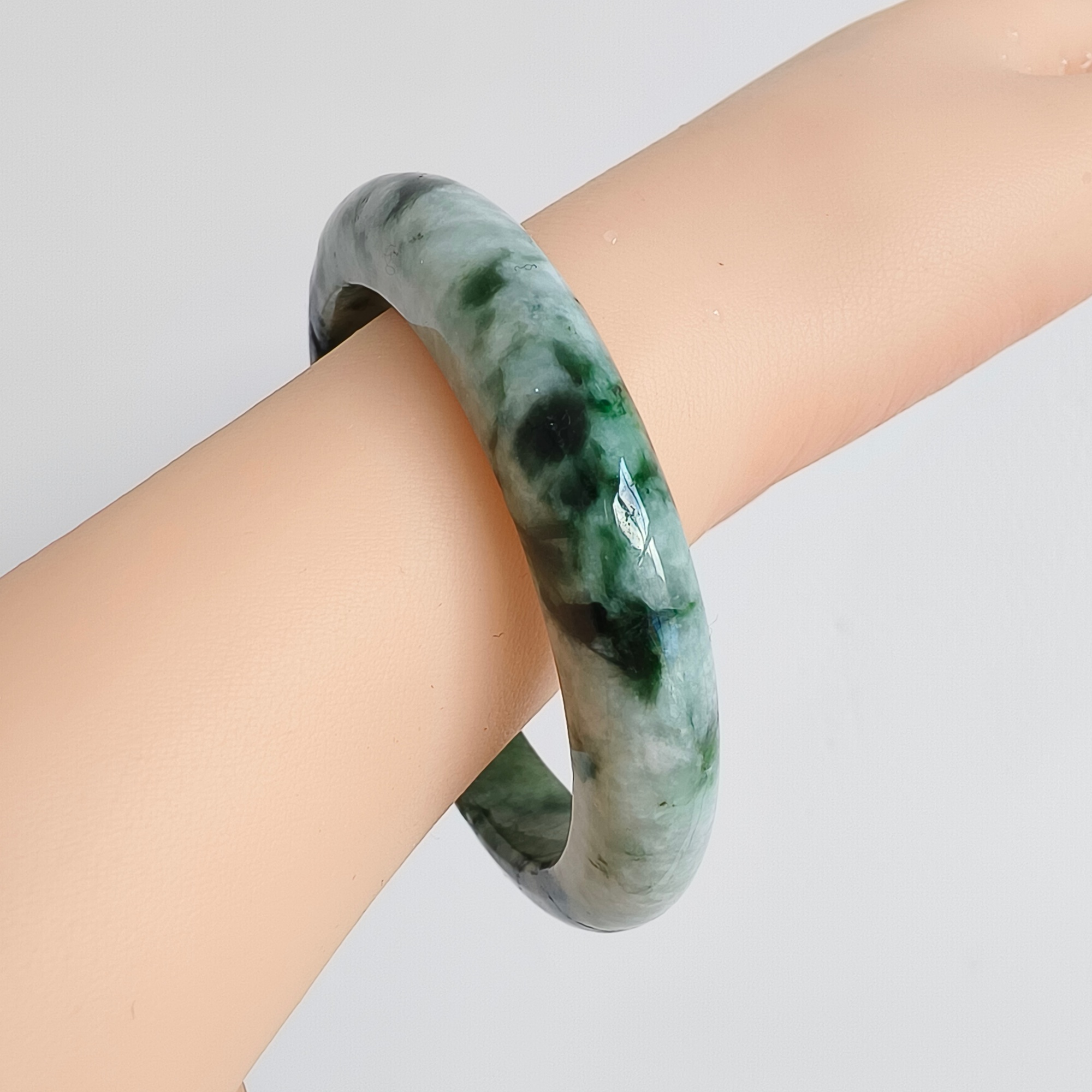 DDP 57mm Natural Type A Green Burmese Jadeite Round Band Bangle