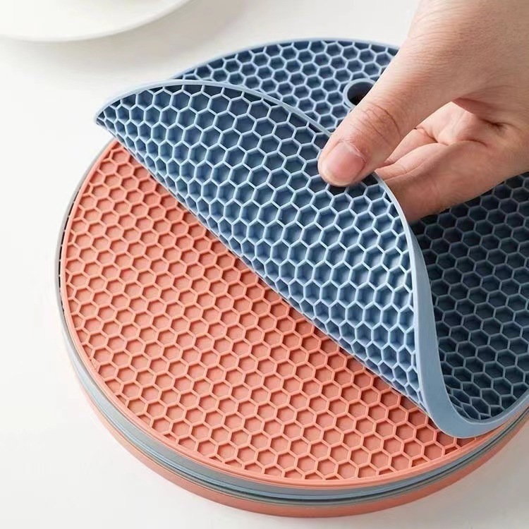 Multifunctional placemats and coasters