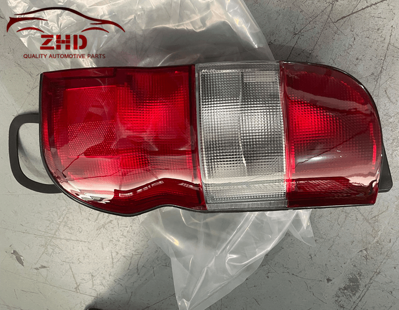 Auto Parts Tail Lamp for Toyota Hiace RCH12 RCH23 LXH18 KLH22 OEM 81550-26130 81560-26130 81551-26130 81561-26130 Back Light