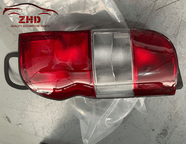 Auto Parts Tail Lamp for Toyota Hiace RCH12 RCH23 LXH18 KLH22 OEM 81550-26130 81560-26130 81551-26130 81561-26130 Back Light