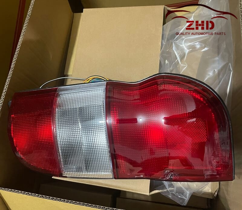 Auto Parts Tail Lamp for Toyota Hiace RCH12 RCH23 LXH18 KLH22 OEM 81550-26130 81560-26130 81551-26130 81561-26130 Back Light