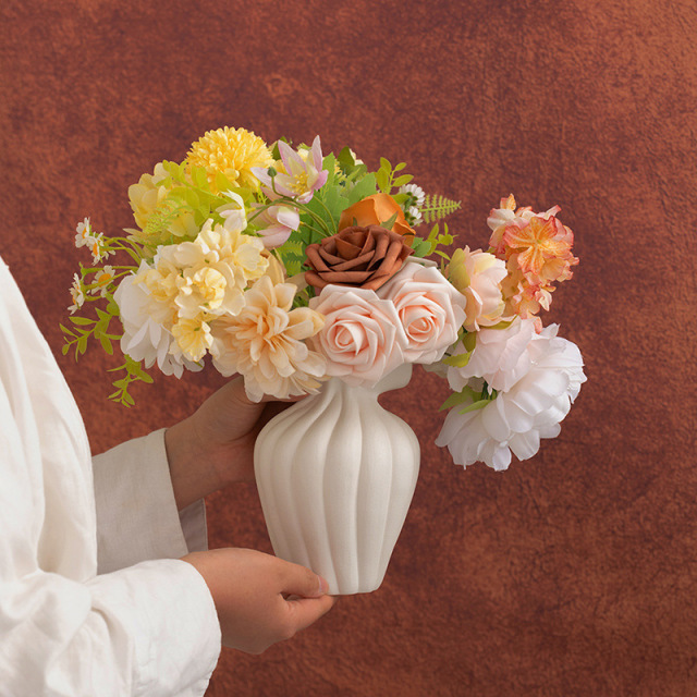 Wholesale of creative ceramic vases, high-end decorative vase
