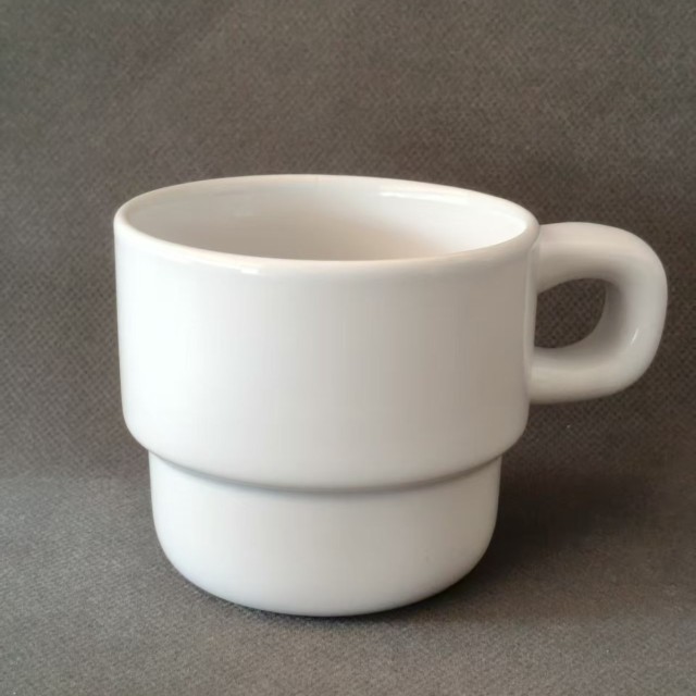 Ceramic stacked coffee cups can be customized with logos