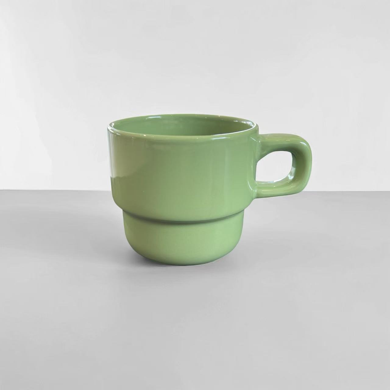 Ceramic stacked coffee cups can be customized with logos