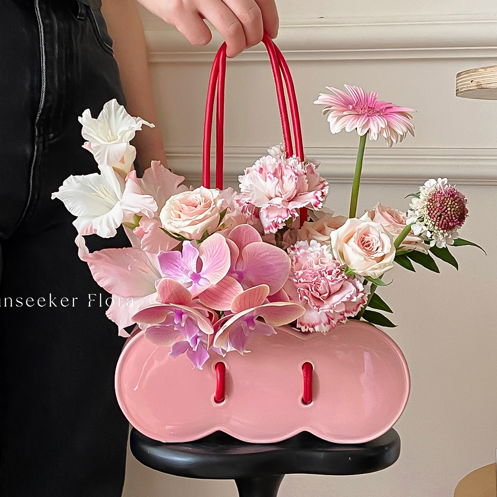 Instagram-Style Ceramic Handheld Flower Basket Bag Vase, High-Value Florist Gift Artistic Flower Arrangement Container Vase Without Flower