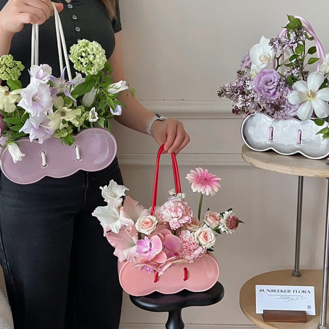 Instagram-Style Ceramic Handheld Flower Basket Bag Vase, High-Value Florist Gift Artistic Flower Arrangement Container Vase Without Flower