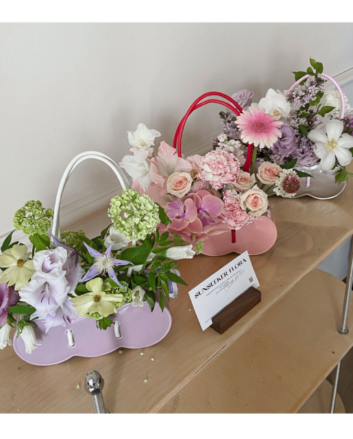 Instagram-Style Ceramic Handheld Flower Basket Bag Vase, High-Value Florist Gift Artistic Flower Arrangement Container Vase Without Flower