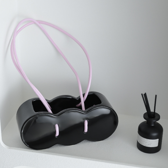 Instagram-Style Ceramic Handheld Flower Basket Bag Vase, High-Value Florist Gift Artistic Flower Arrangement Container Vase Without Flower