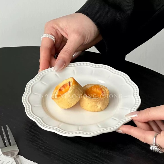 Elegant Scalloped Pearl-Edge Ceramic Dessert Plates - Wedding Reception Dessert Table Dishes