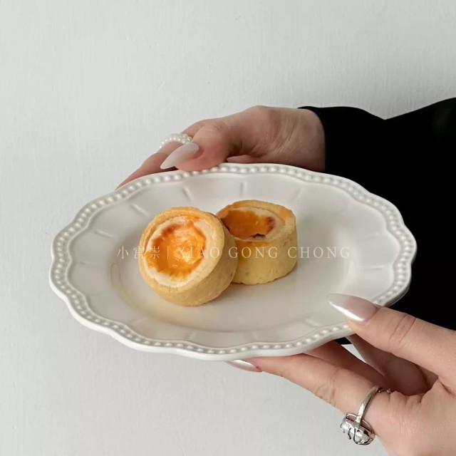 Elegant Scalloped Pearl-Edge Ceramic Dessert Plates - Wedding Reception Dessert Table Dishes