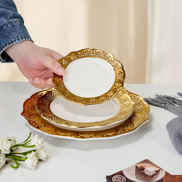 Luxury Gold Embossed Wedding Dinnerware Set | Ornate Metallic Plates for Bridal Reception & Wedding Banquet