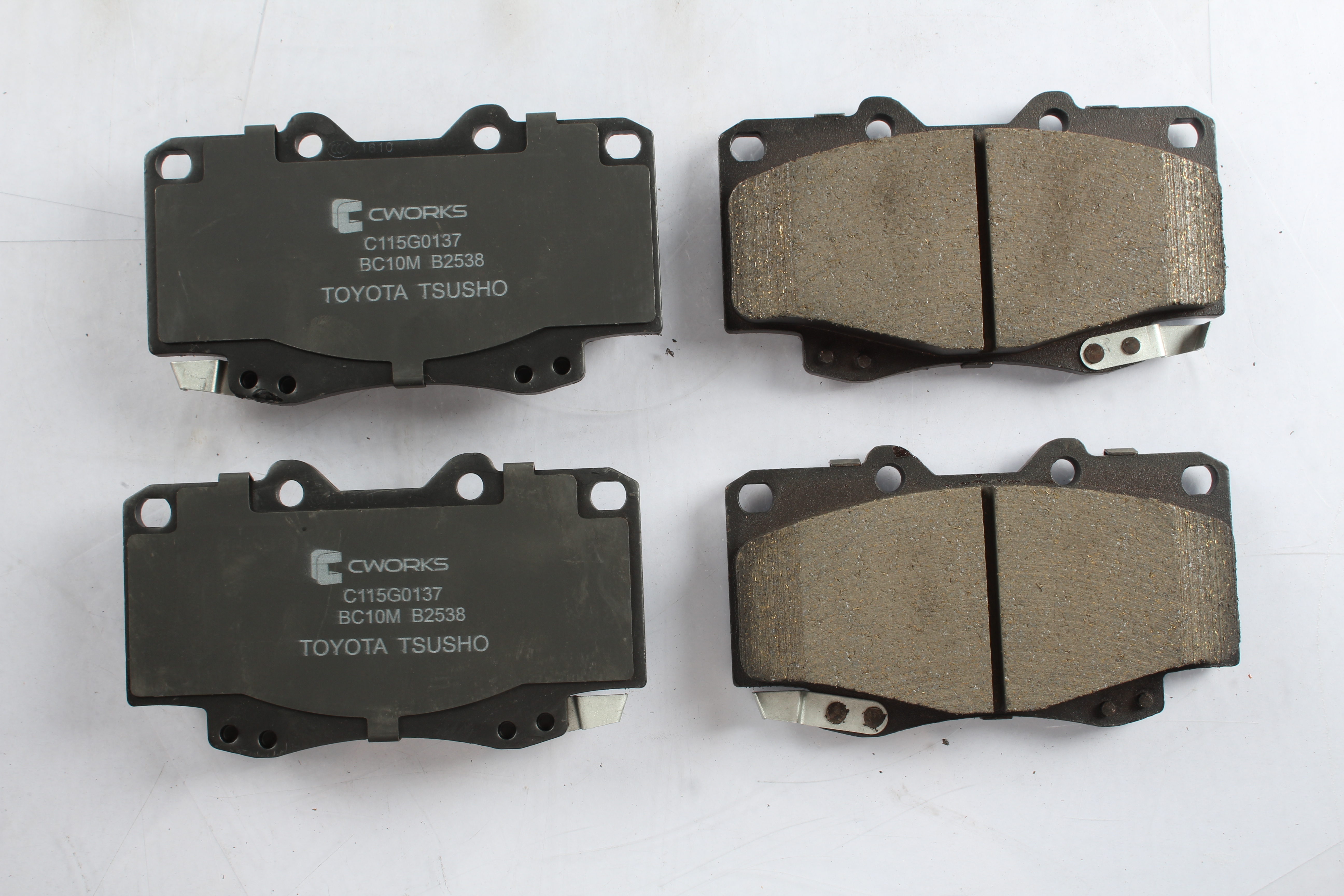 Toyota Tsusho Front Disc Brake Pad Kit 04465-0K141 For Hilux GGN25 KUN35 TGN26