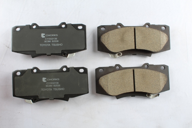 Toyota Tsusho Front Disc Brake Pad Kit 04465-0K330 For Hilux KUN25 TGN26 Fortuner TGN61