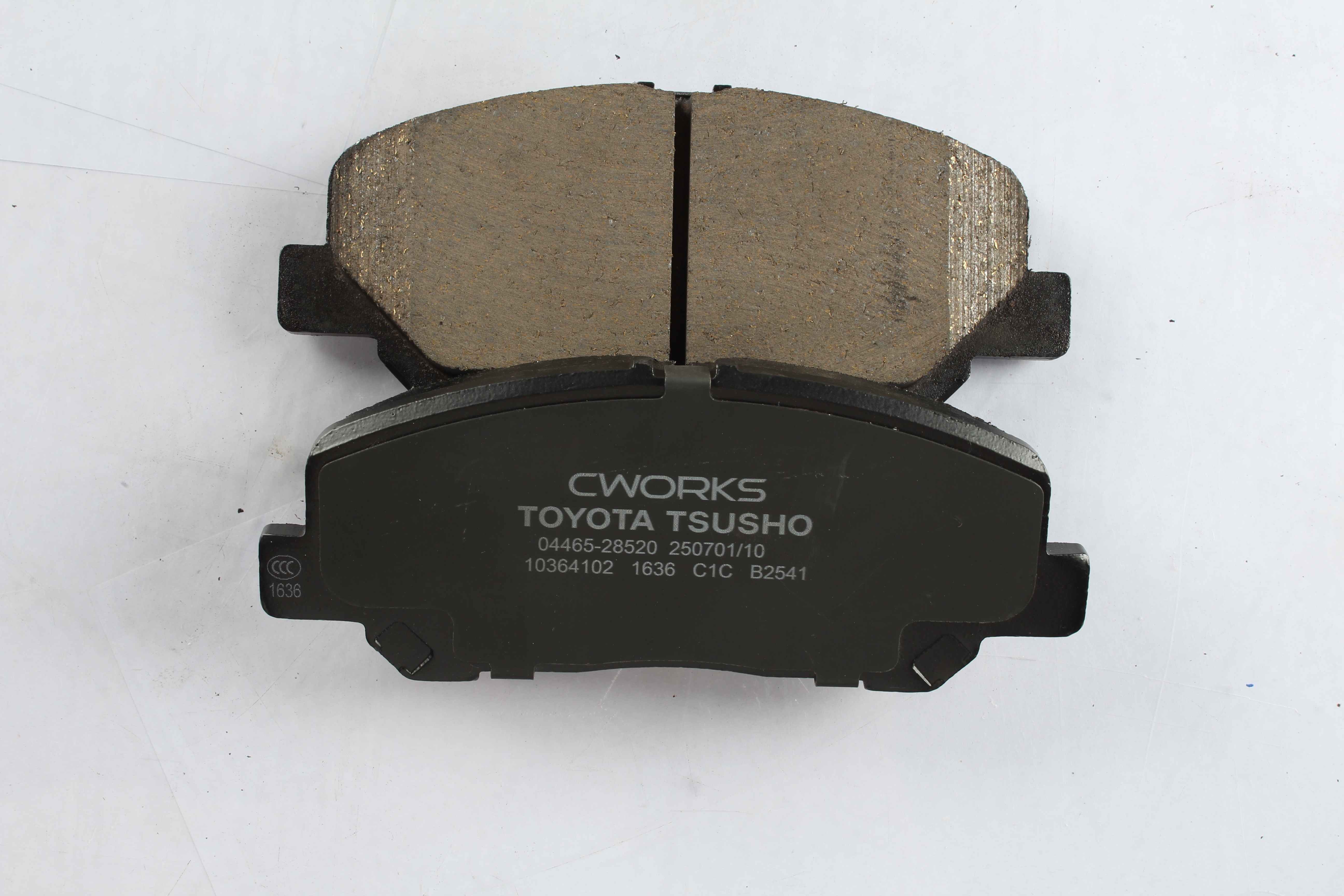 Toyota Tsusho Front Disc Brake Pad Kit 04465-28520 For Estima ACR50 GSR55 Previa ACR50 AHR20