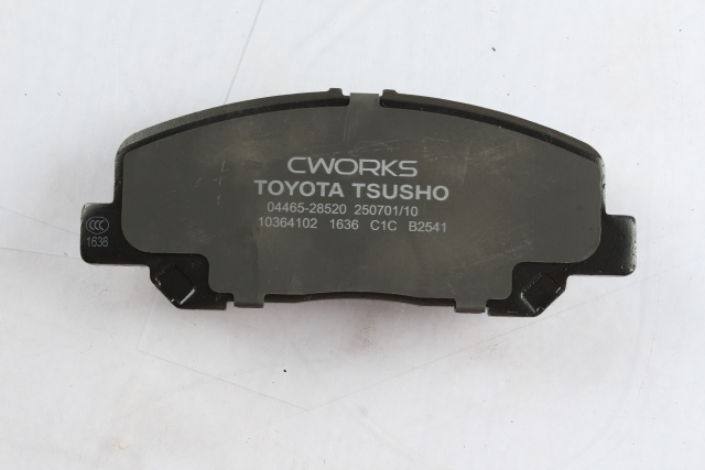 Toyota Tsusho Front Disc Brake Pad Kit 04465-28520 For Estima ACR50 GSR55 Previa ACR50 AHR20