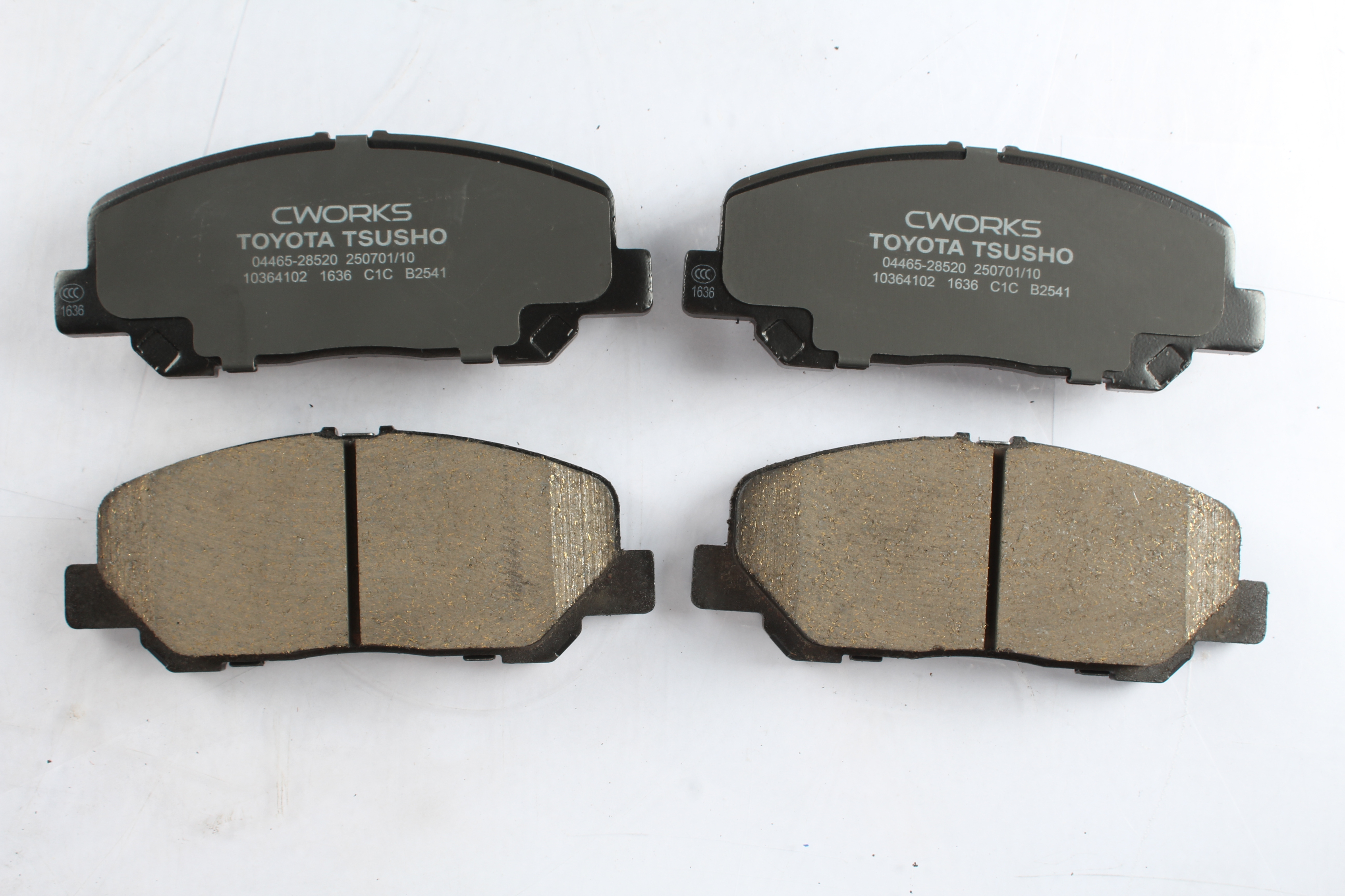 Toyota Tsusho Front Disc Brake Pad Kit 04465-28520 For Estima ACR50 GSR55 Previa ACR50 AHR20