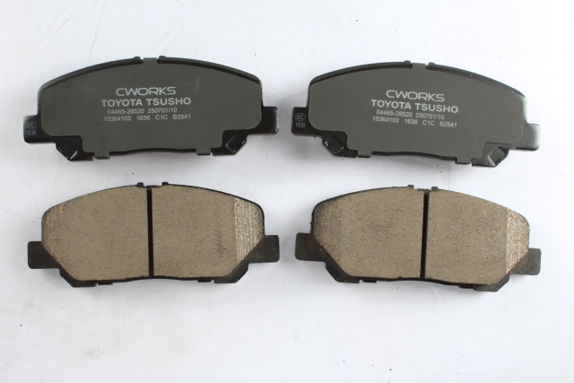 Toyota Tsusho Front Disc Brake Pad Kit 04465-28520 For Estima ACR50 GSR55 Previa ACR50 AHR20