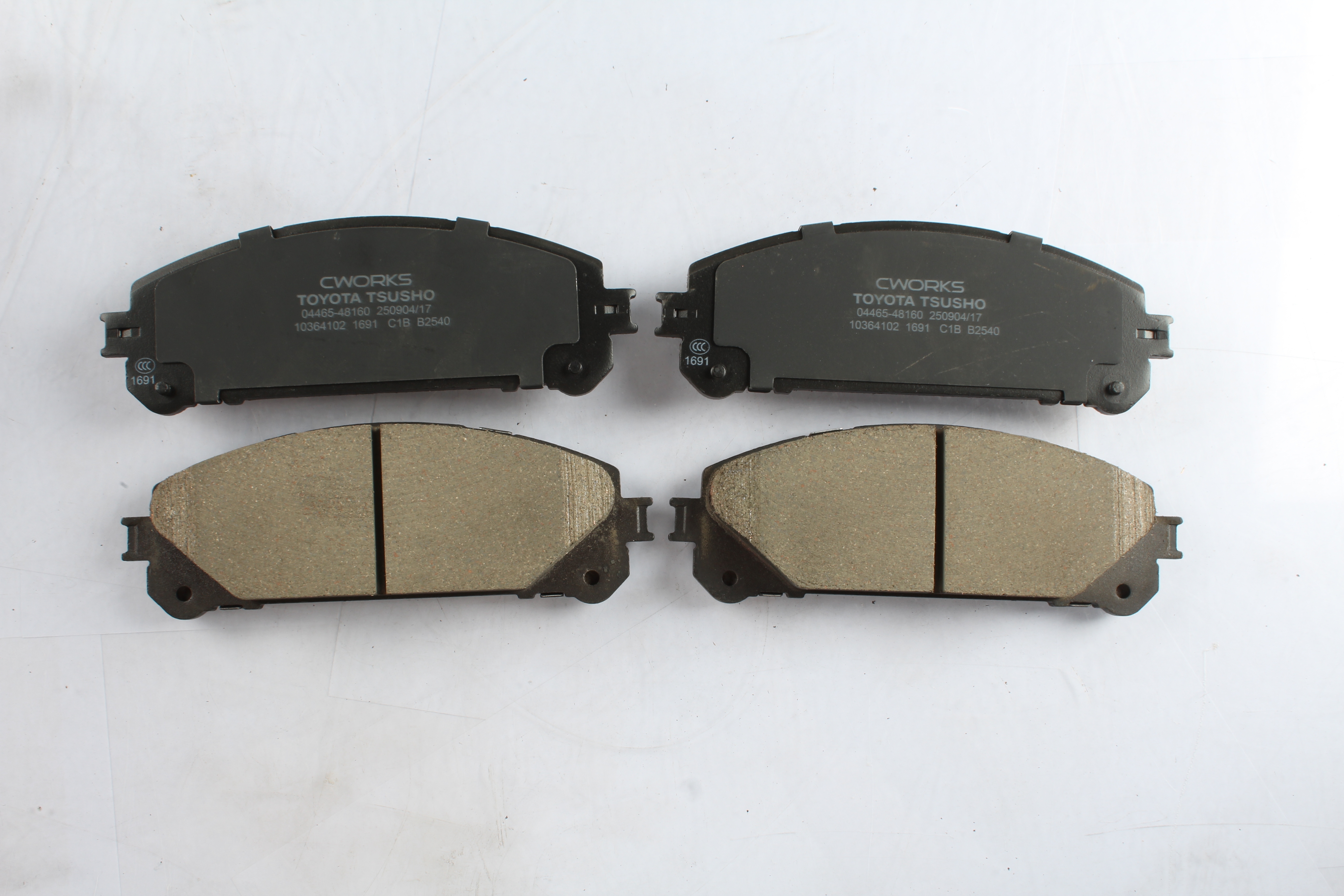 Toyota Tsusho Front Disc Brake Pad Kit 04466-47010 For Lexus RX270 RX350 RX450h GGL15