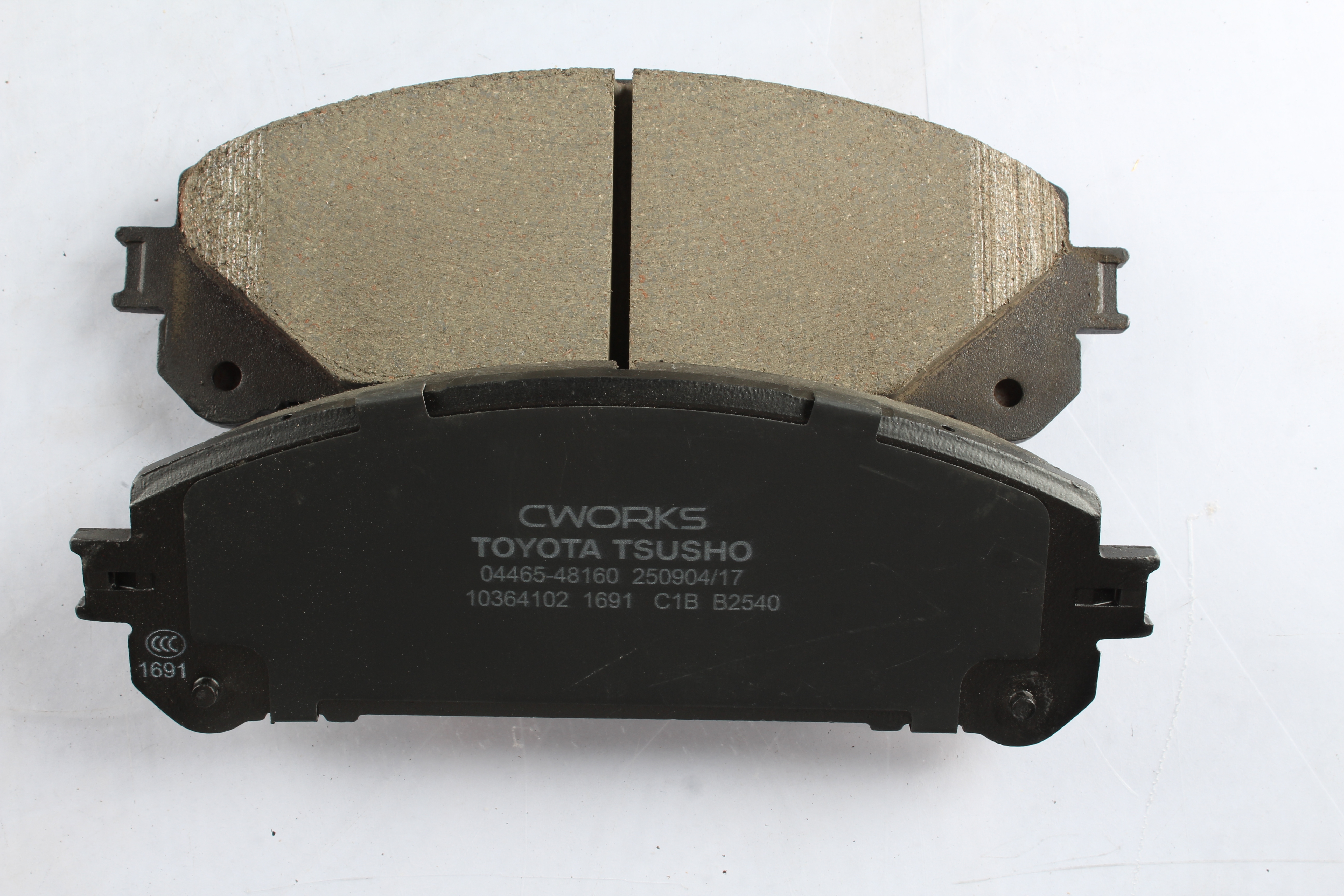 Toyota Tsusho Front Disc Brake Pad Kit 04466-47010 For Lexus RX270 RX350 RX450h GGL15