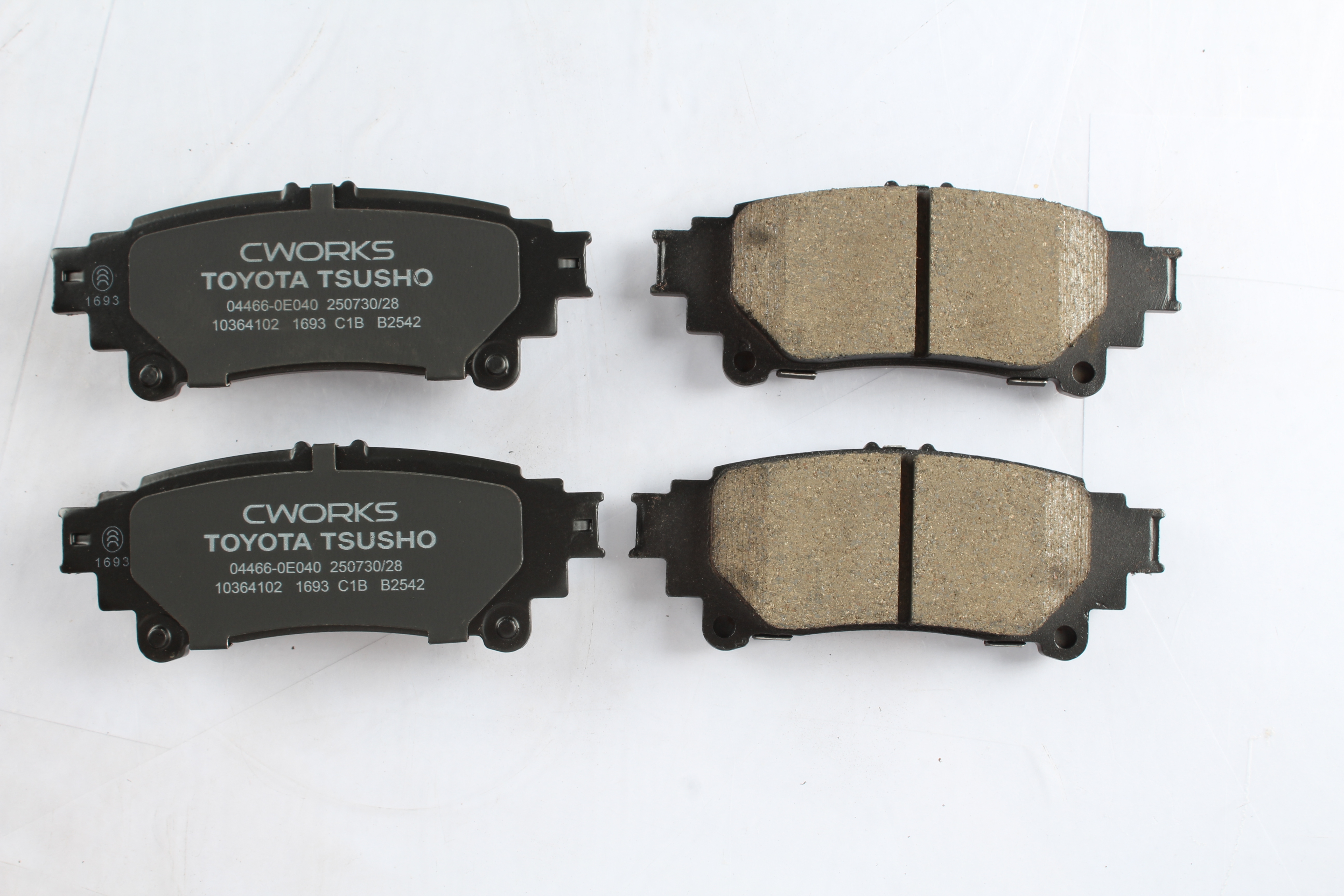 Toyota Tsusho Rear Disc Brake Pad Kit 04466-0E040 For Highlander ASU50 GSU55