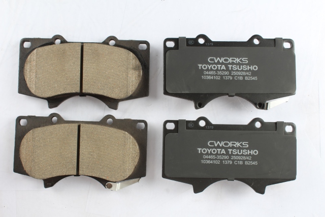 Toyota Tsusho Front Disc Brake Pad Kit 04465-35290 For FJ Cruiser Hilux 4Runner Land Cruiser Prado Tundra
