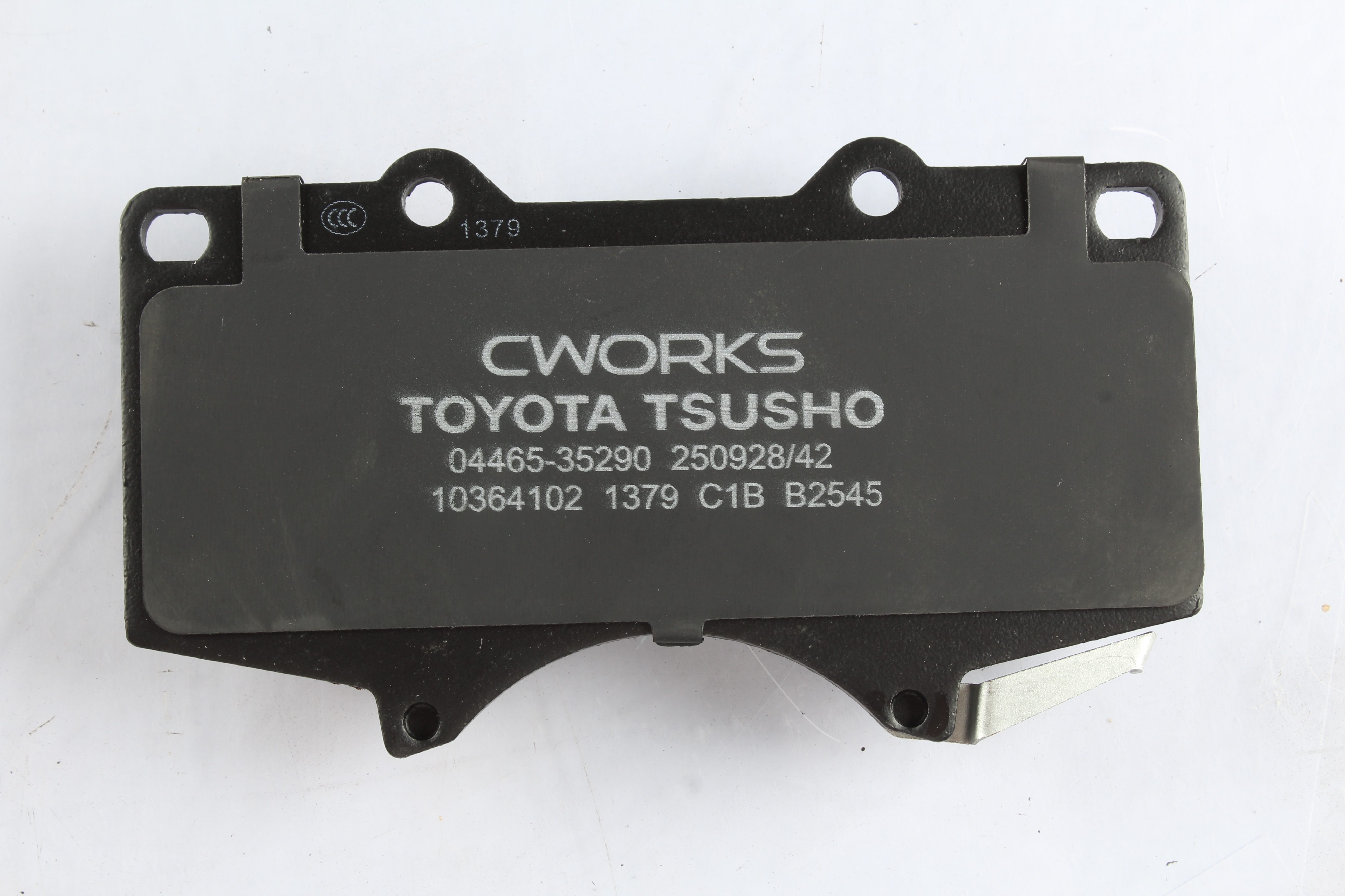 Toyota Tsusho Front Disc Brake Pad Kit 04465-35290 For FJ Cruiser Hilux 4Runner Land Cruiser Prado Tundra