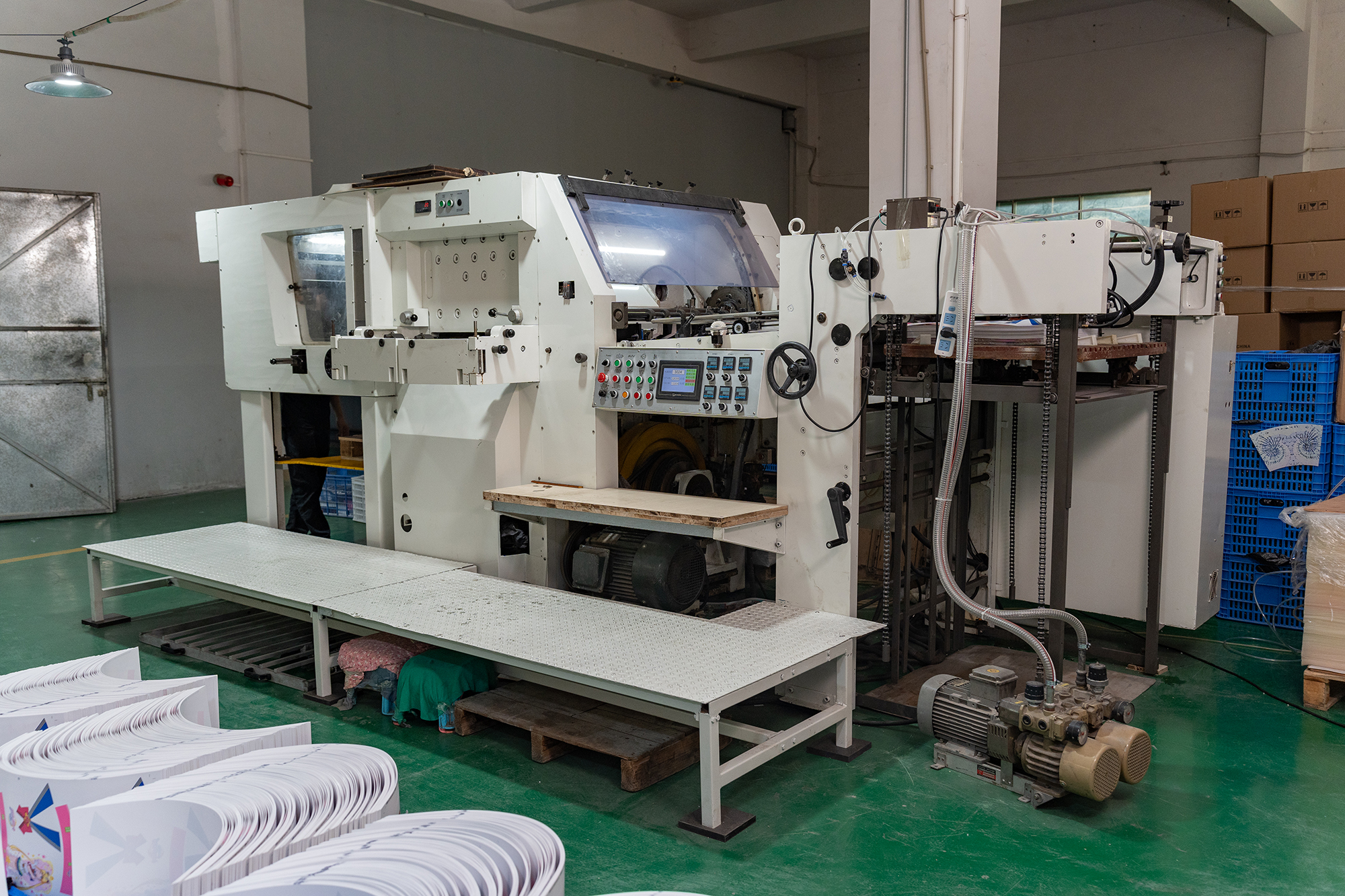 Get Your Bulk Magic Mugs Wholesale Price List: A Factory-Direct Guide to Custom Heat-Sensitive Drinkware Costs