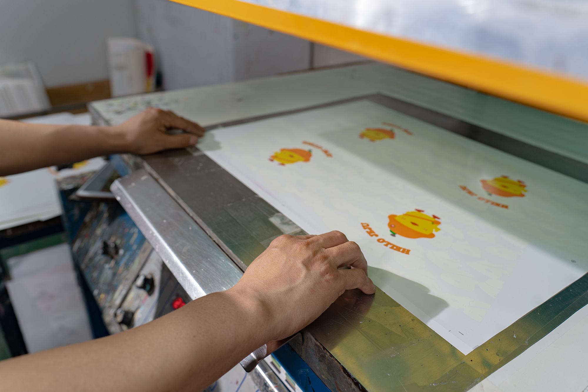 Scalable Production for Color Changing Ceramic Mugs