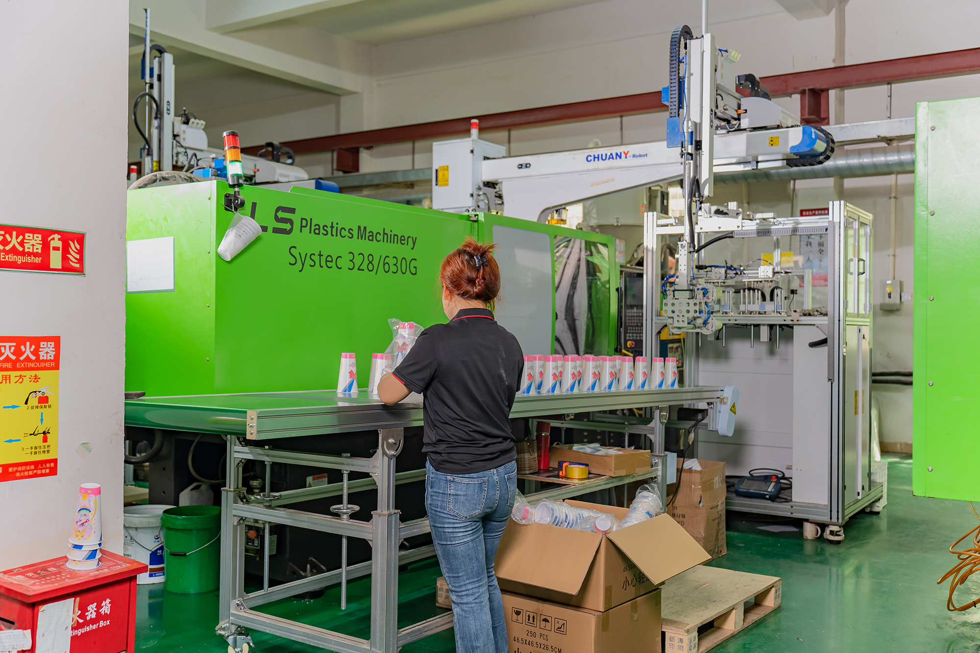 Custom Heat Changing Mugs for Trade Show Giveaways: Increase Booth Traffic and Brand Recall with Interactive Magic Mugs