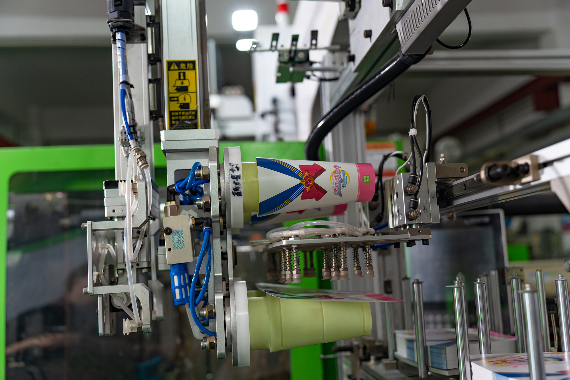 Personalized Magic Mugs for Giveaways: The Ultimate Choice for Memorable Corporate and Social Events