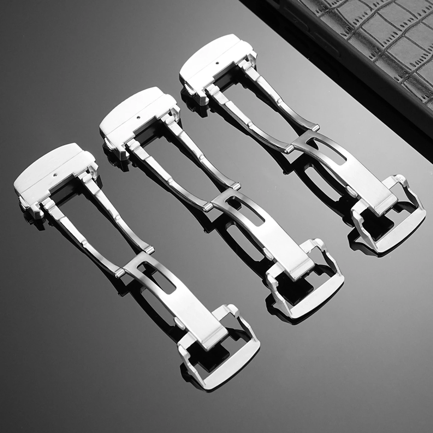 Exquisite watch buckle for Longines series solid stainless steel adjustable folding buckle watch accessories