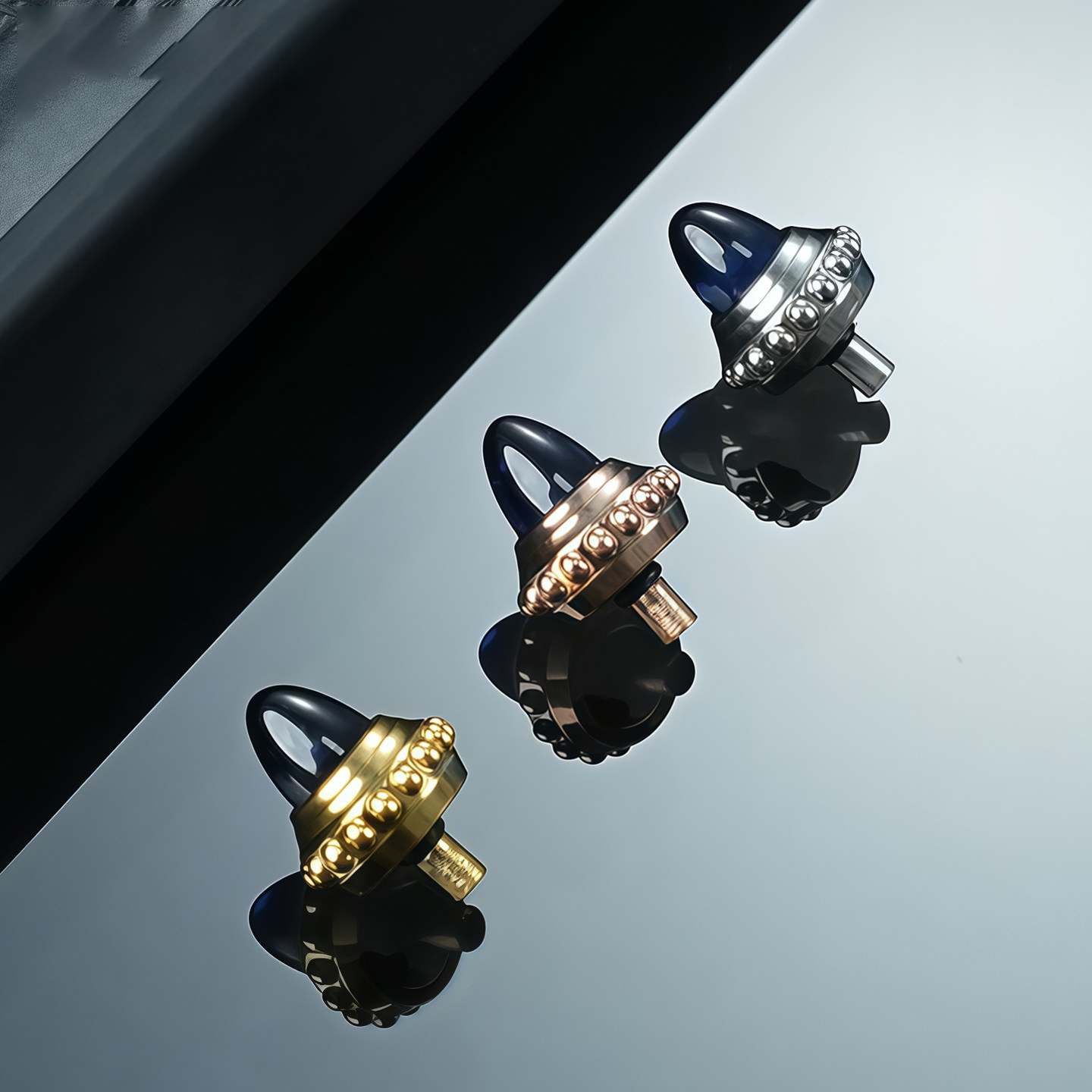Replacement Crown for Cartier Tank – Beaded/Faceted Crown with Synthetic Spinel/Sapphire.