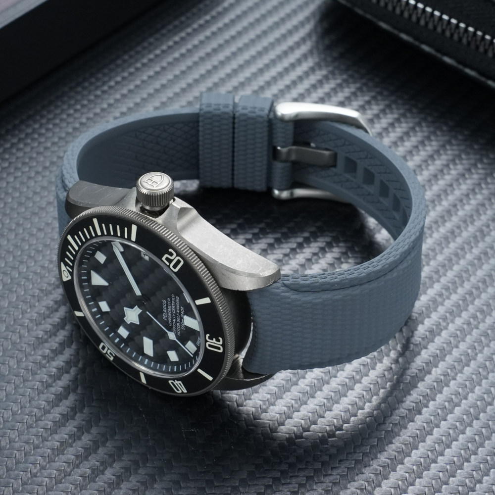 20mm/22mm Curved End Quick Release FKM Rubber Watch Band