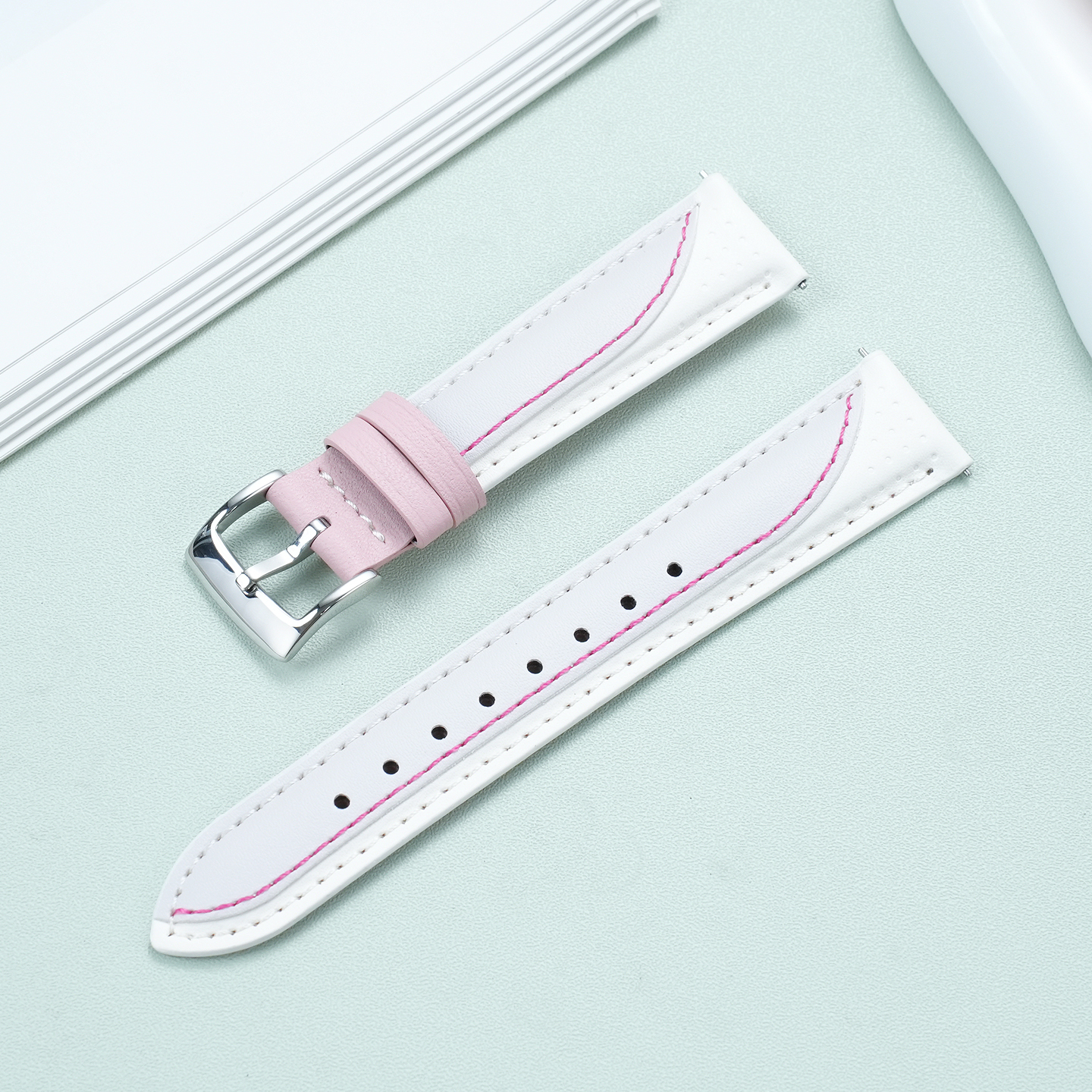 Compatible with Huawei GT7/GT6/GT5 41mm watch faces – 18mm strap with a microfibre-faced, cowhide leather base